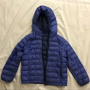 Uniqlo Kids boys lightweight blue puffer jacket